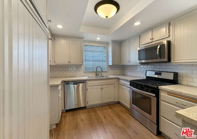 26758 Claudette St in Santa Clarita, CA - Building Photo - Building Photo
