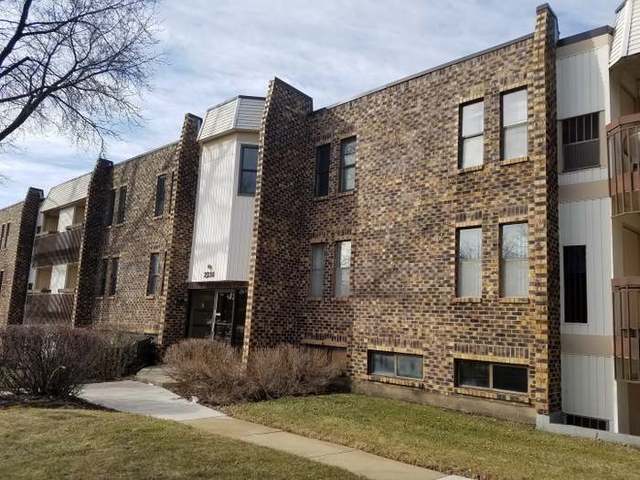 property at 2216 Country Club Dr