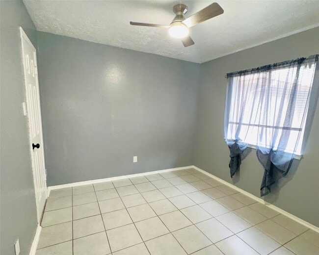 property at 2115 Barrington Pl Dr