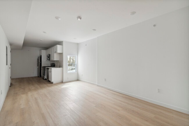 5102 Arch St, Unit 3