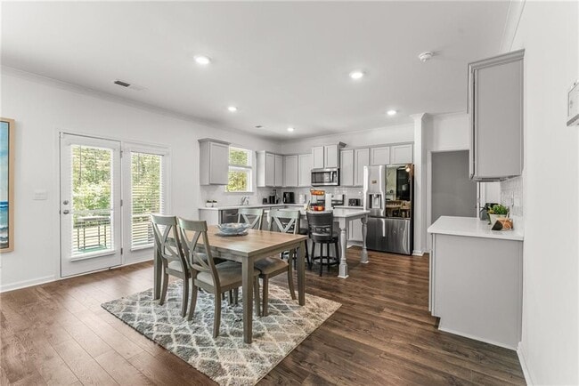379 Blue Juniper Cir in Loganville, GA - Foto de edificio - Building Photo