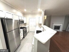 1701 Lake Shore Crest Dr in Reston, VA - Building Photo - Building Photo