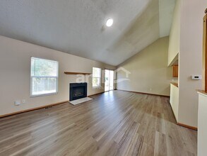 3939 Eastrise Dr in Groveport, OH - Foto de edificio - Building Photo