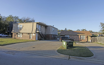 109 Maple St in Arlington, TX - Building Photo - Building Photo