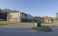 109 Maple St in Arlington, TX - Foto de edificio - Building Photo