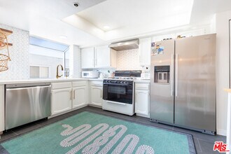 1001 Figueroa Terrace in Los Angeles, CA - Building Photo - Building Photo