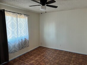 4533 Greenholme Dr in Sacramento, CA - Building Photo - Building Photo