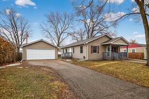 8225 2nd Ave S in Minneapolis, MN - Building Photo