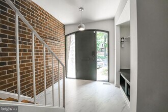 4908 Sauquoit Ln in Annandale, VA - Building Photo - Building Photo