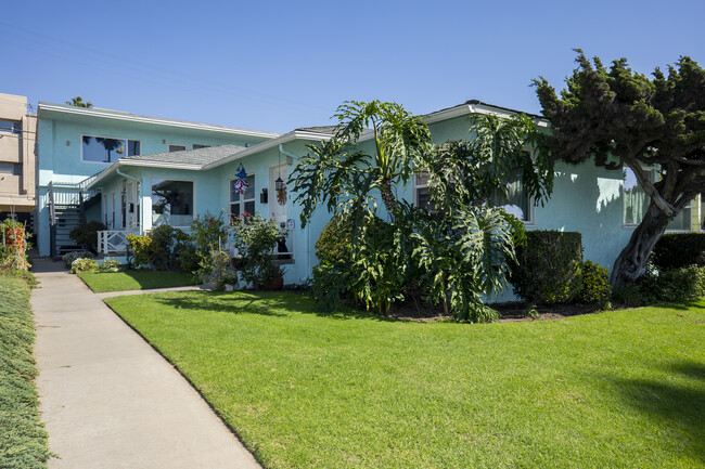 706 S Pacific St in Oceanside, CA - Building Photo - Building Photo