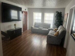 2020 Continental Ave in Tallahassee, FL - Building Photo - Building Photo