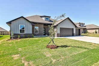 2020 W Flintlock Wy in Mustang, OK - Building Photo - Building Photo