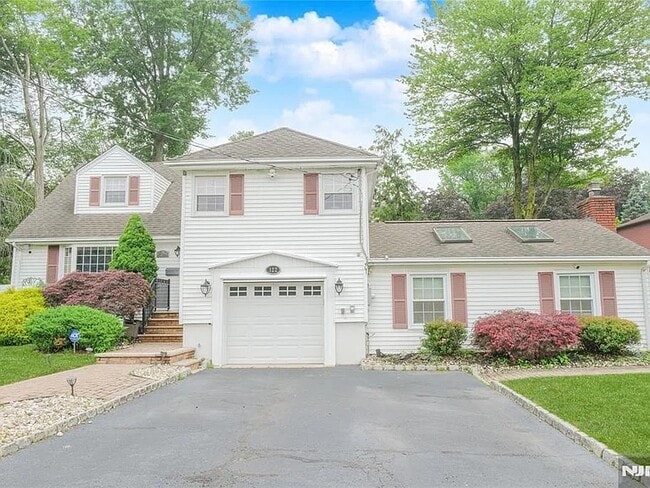 property at 122 Village Cir E