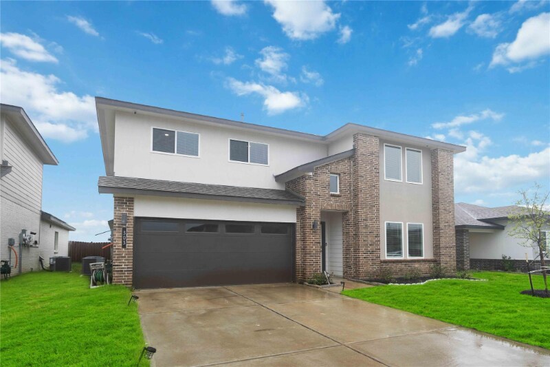 5990506363 A in Rosharon, TX - Building Photo