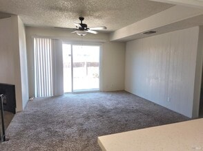 230 Bel Air Dr in Vacaville, CA - Building Photo - Building Photo