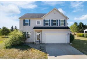 1614 Bellview St NE in Canton, OH - Building Photo