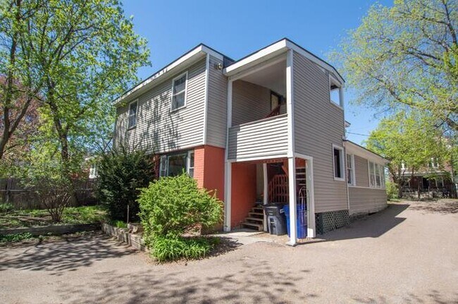 55 Monroe St, Unit 3 in Burlington, VT - Building Photo - Building Photo