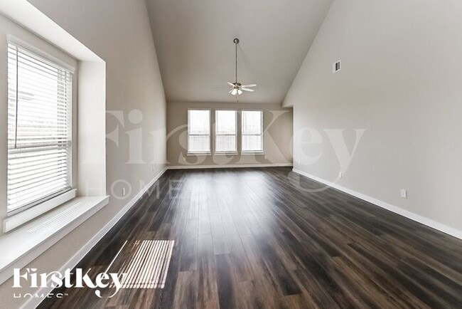 12319 Summerbrook Dr in Houston, TX - Building Photo - Building Photo