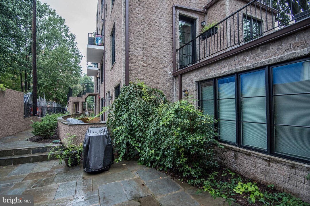 4004 Edmunds St NW-Unit -3 in Washington, DC - Building Photo