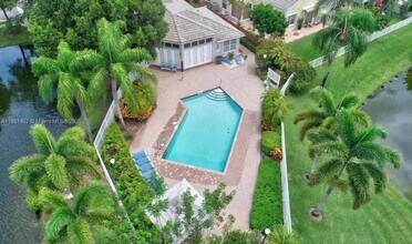8291 Hampton Wood Dr in Boca Raton, FL - Building Photo - Building Photo