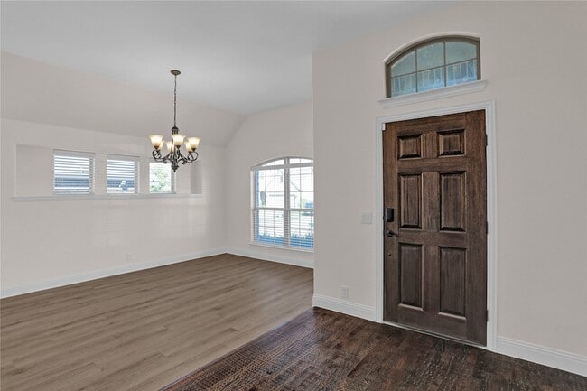 2105 Burke Dr in Princeton, TX - Foto de edificio - Building Photo