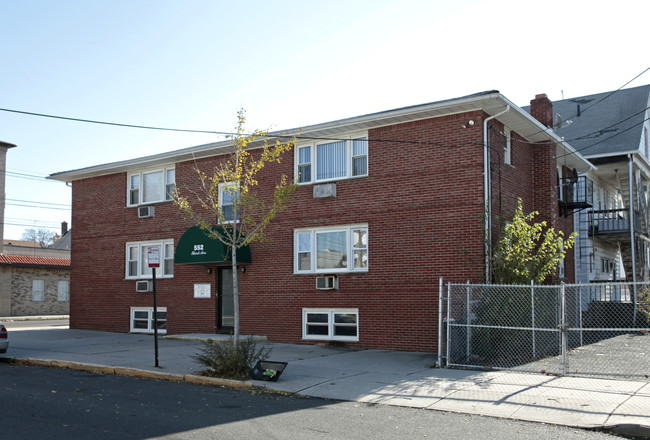 552 3rd Ave in Elizabeth, NJ - Foto de edificio - Building Photo