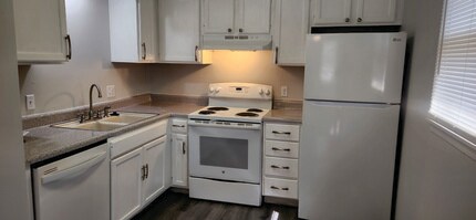 1429 N Sherman Ave in Springfield, MO - Building Photo - Building Photo