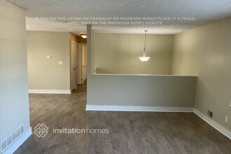 215 Simpson Dr NE in Kennesaw, GA - Foto de edificio - Building Photo