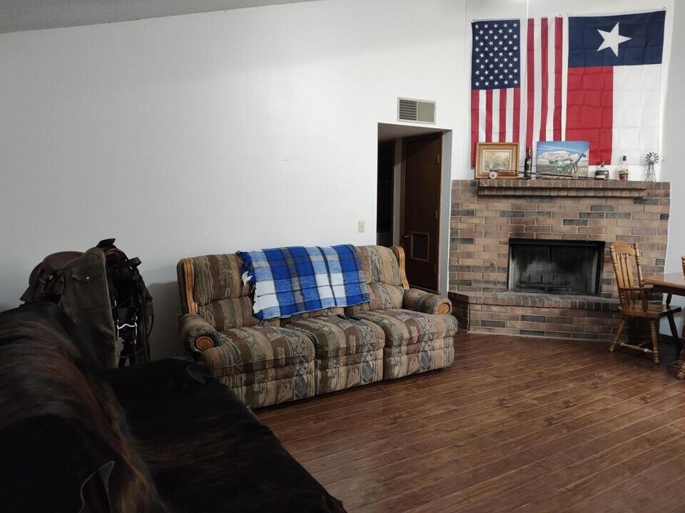 71 Valleyview Rd in Canyon, TX - Building Photo