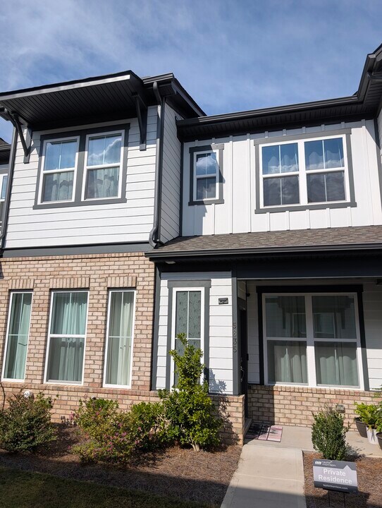 5835 Waterfall Pl in Charlotte, NC - Building Photo