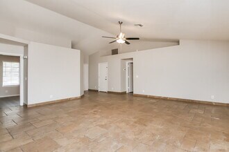 1042 S Canal Dr in Gilbert, AZ - Building Photo - Building Photo