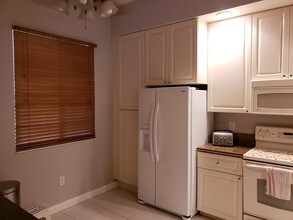 6 Harbour Isle Dr E-Unit -104 in Fort Pierce, FL - Building Photo - Building Photo