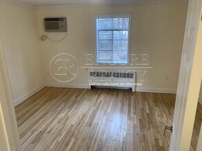 50 Alton Pl, Unit 4 in Brookline, MA - Foto de edificio - Building Photo