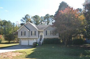 79 Viola Dr in Dallas, GA - Building Photo