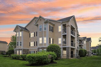 Mount Laurel Crossing in Mount Laurel, NJ - Building Photo - Building Photo
