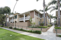 Palm Terrace in Oxnard, CA - Foto de edificio - Building Photo