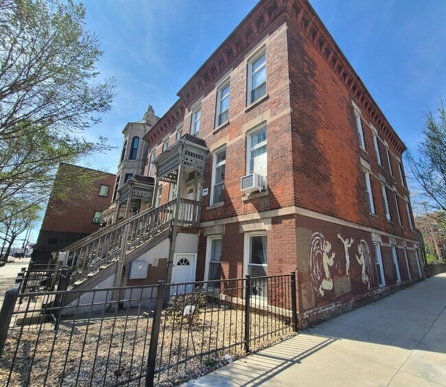 2000 S Ashland Ave in Chicago, IL - Building Photo - Building Photo