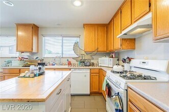 548 Haunts Walk Ave in Las Vegas, NV - Building Photo - Building Photo