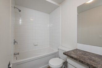 Teresa Suites in Edmonton, AB - Building Photo - Building Photo