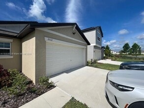 2012 Victorious Fls Ave in Plant City, FL - Building Photo - Building Photo