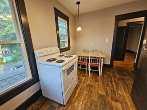 3720 N Broadway in Knoxville, TN - Building Photo - Building Photo