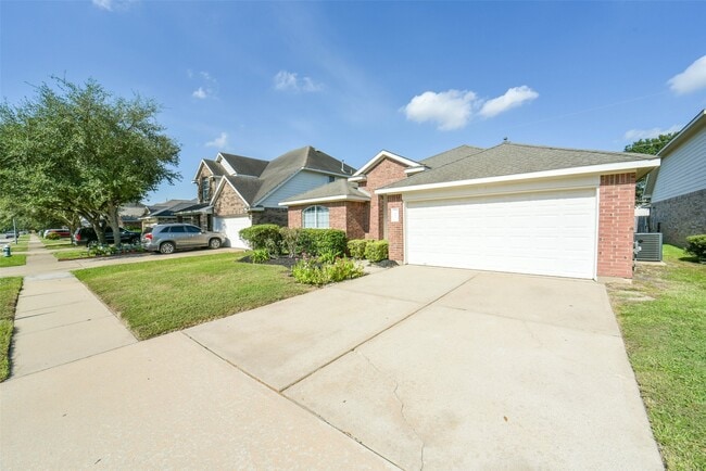 3863 Silver Hawk Dr in Katy, TX - Foto de edificio - Building Photo