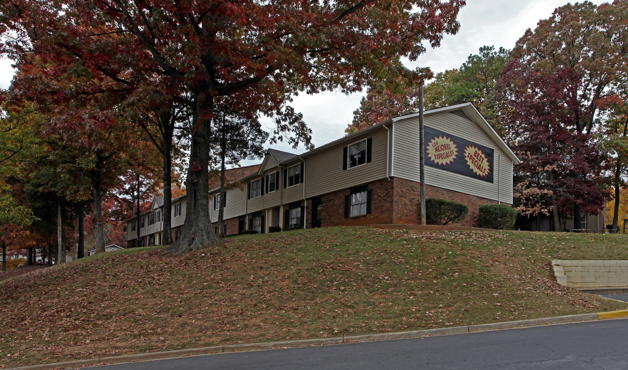 The Highlands in Charlotte, NC - Building Photo