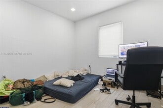 5737 SW 6th St in Miami, FL - Building Photo - Building Photo