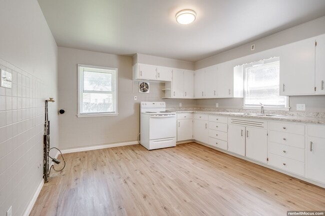 528 5th St in Menasha, WI - Building Photo - Building Photo