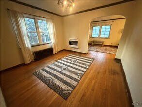 1689 W Colvin St in Syracuse, NY - Foto de edificio - Building Photo