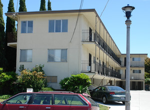 545 Joaquin Ave in San Leandro, CA - Building Photo - Building Photo