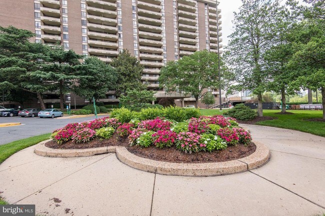 1800 Old Meadow Rd-Unit -719 in McLean, VA - Foto de edificio - Building Photo