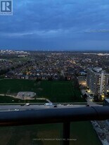 448 Burnhamthorpe Rd W in Mississauga, ON - Building Photo