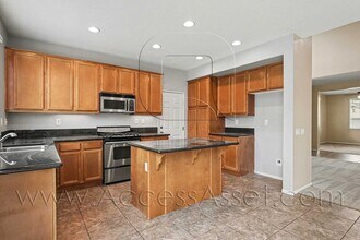 32137 Rosemary St in Winchester, CA - Building Photo - Building Photo